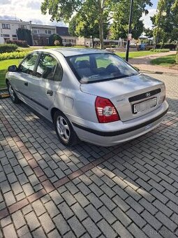Hyundai Elantra 1,6 benzín