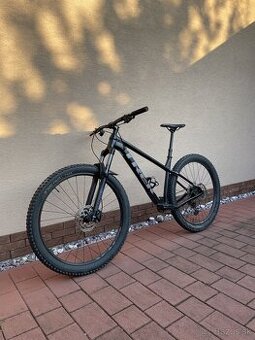 TREK Roscoe 7 Matte Trek Black 2023