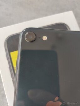 Apple iPhone SE 2020