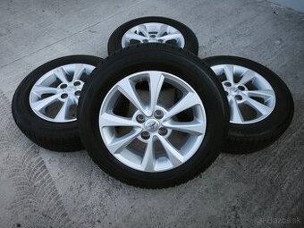 TOYOTA YARIS.R15/TPMS/ ZIMNE/PNEU