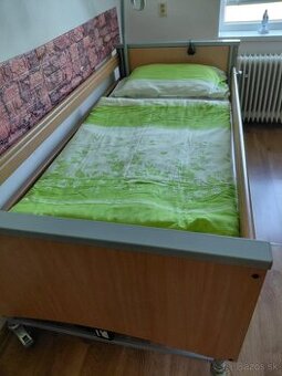 Polohovateľná posteľ