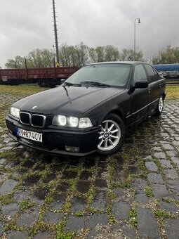 BMW e36 320i drift
