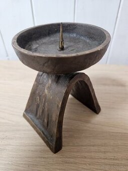 Kovový minimalistický svietnik cena 12€/v-11cm/