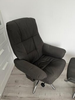 Relaxačné kreslo s podnožkou- tmavo šedé