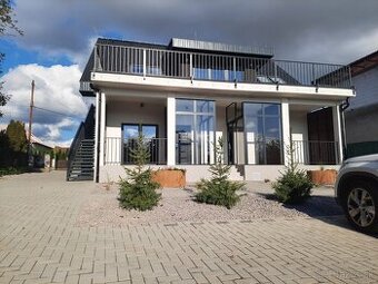 EXKLUZÍVNY 2-izbový byt s terasou + 2x parking - 1