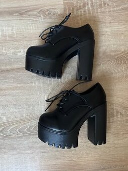 Dámske kotníkové jesenné topánky