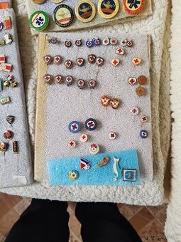 Staré odznaky a vyznamenania rôzne