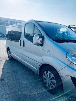 Opel Vivaro 2.5 107kw TOUR
