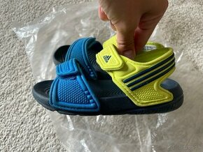 Adidas sandále
