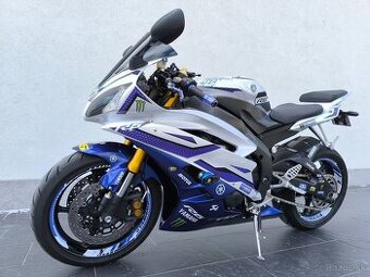Yamaha R6