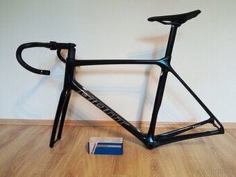 karbonový cestný rám Giant Tcr disc L