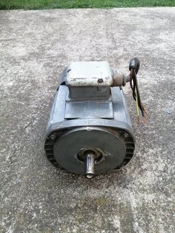 Elektromotor 550w, 1440 ot /min, 400V.