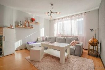 Prenájom veľkého 4-izbového bytu s loggiou, 93 m², Trenčín –