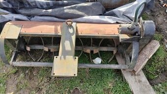 Predám rorvator za málo traktor cena je 100€