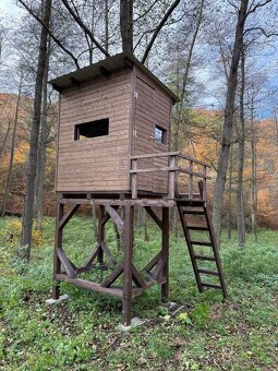 Posed Delux + podstavec Akcia komplet