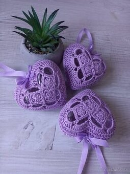 Háčkované srdce 3D farba fialová