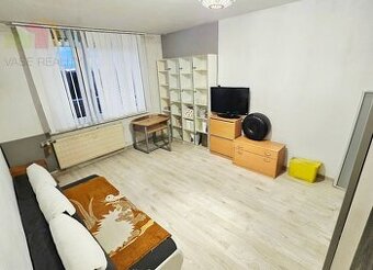 2,5 izbový byt Bánovce nad Bebravou/CENTRUM- STRED/KOMLETNÁ 