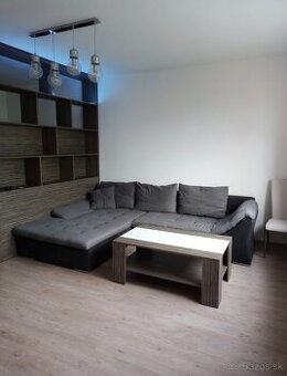 Konferenčný stolík