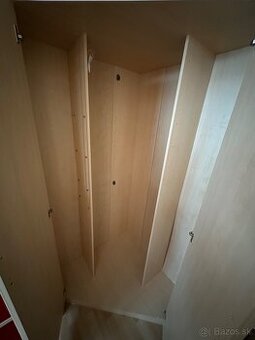 Predám štýlovú rohovú skriňu a dizajnovú komodu