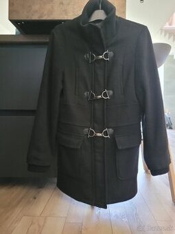 Zimný futrovaný kabát s vreckami a  obojstranným zipsom, veľ