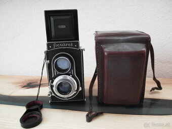 Starý fotoaparát Flexaret czechoslovakia
