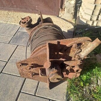 Navyak zo stavebného výťahu.