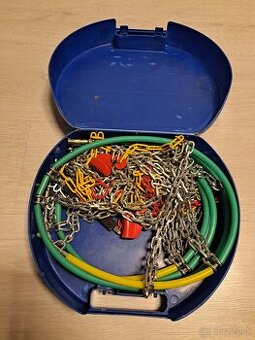 Reťaze na auto kolesá.Cena 25€Nikdy nepoužité.