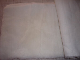 Plyšová tkanina LESKYMO - biela