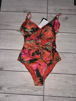 Nové plavky s visačkou