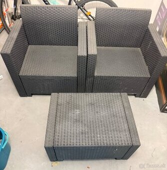 Ratanove sedenie -2 kresla + stôl