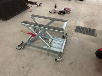 Motostojan na Chopper Kern Stabi 500kg