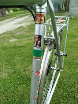 Cestný bicykel