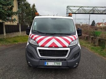 POJAZDNA DIELNA s vestavbou Peugeot Boxer 4x4
