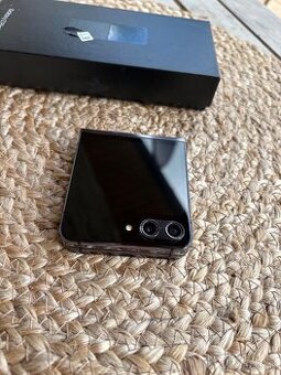 Samsung galaxy Z Flip 5, úplne novy telefón