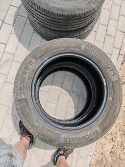 Predám pneumatiky Continental 215/60R17