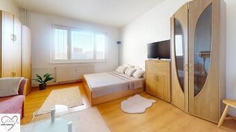 Na predaj jednoizbový byt, s loggiou, 37 m2, Na hlinách