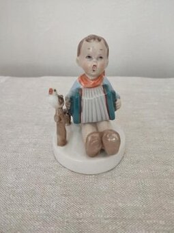 Royal dux chlapec s harmonikou porcelánová soška