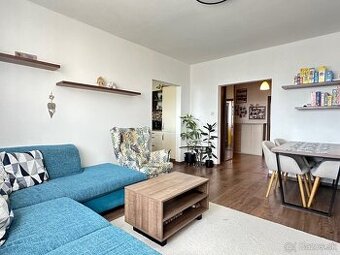 REZERVOVANÉ -3 izbový moderný byt s loggiou, blízke centrum - 1