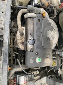 Predám motor 1,6 benzín prevodovku 5rychlostnu