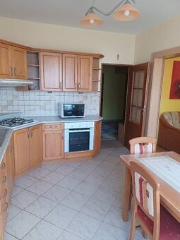 Slnečný 2 izbový byt - prerobený na 3 izbový - Žilina,Hájik.