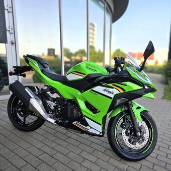 Kawasaki Ninja 500 SE zelená 2025