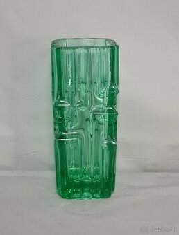 Sklenené vázy -  dizajnové lisované  skllo