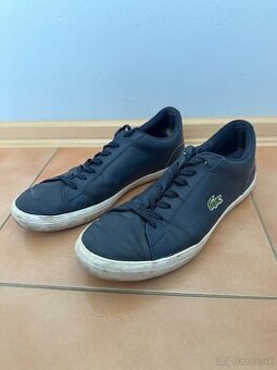 Športová obuv a dámsky kabát