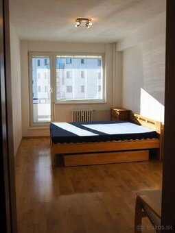 PRIESTRANNÁ GARSÓNKA S LODŽIOU NA PREDAJ