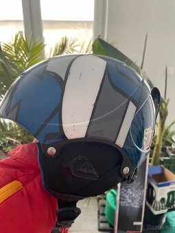 Predám detskú lyžiarsku prilbu Quiksilver