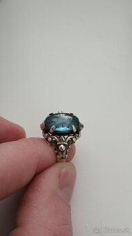 Starý dámsky prsteň