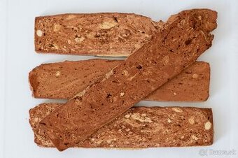 Ručne rezaný rustikálny tehlový obklad - vnútorný rez