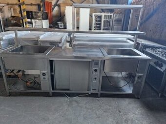 Výdejní pult s režonem a dvěma teplými vanami