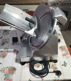 PREDAM VELKY PROFESIONALNY GASTRO NAREZOVY STROJ-KRAJAČ