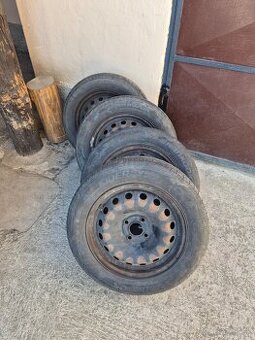 Letné pneu, plechové disky R15 4x100 et43